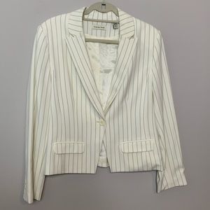 Amanda Smith cream pinstriped blazer size 14